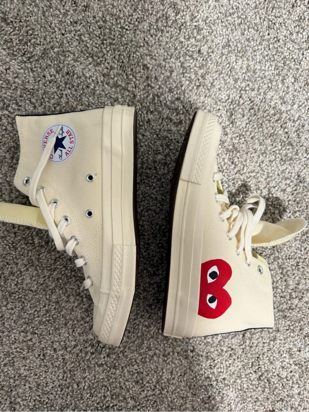 Converse Cream High-Top Sneakers with Red Heart Graphic Comme Des Garçons